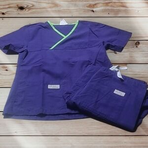 WOMEN'S URBANE SCRUBS
